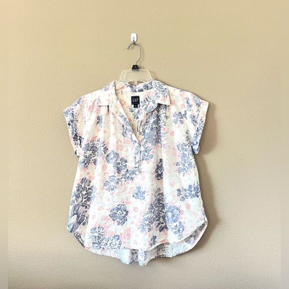 GAP Tops - GAP Floral Print Short Sleeve Top